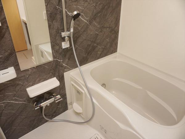 バス・シャワールーム　浴室