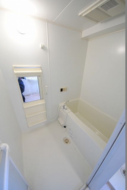 バス・シャワールーム　写真は３０２号室