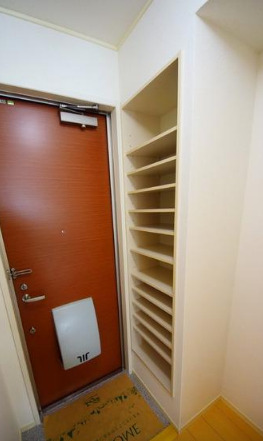 玄関　【人気の東横線、大型CL完備で室内スッキリ片付きます♪】オス