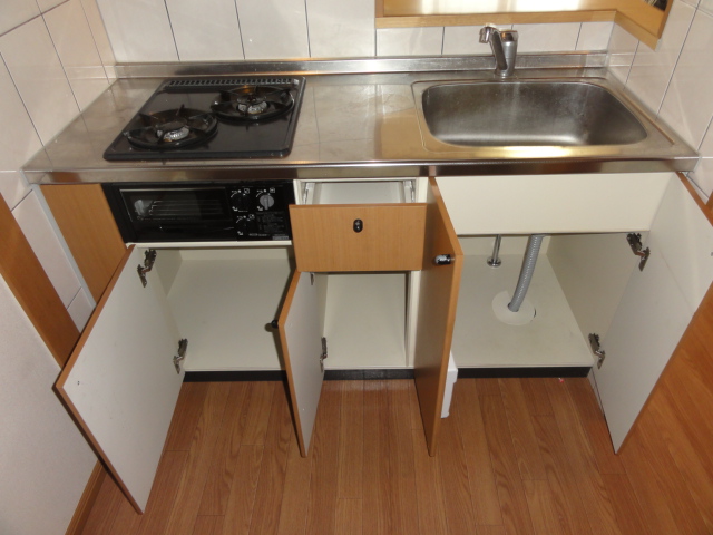 収納　キッチン収納下