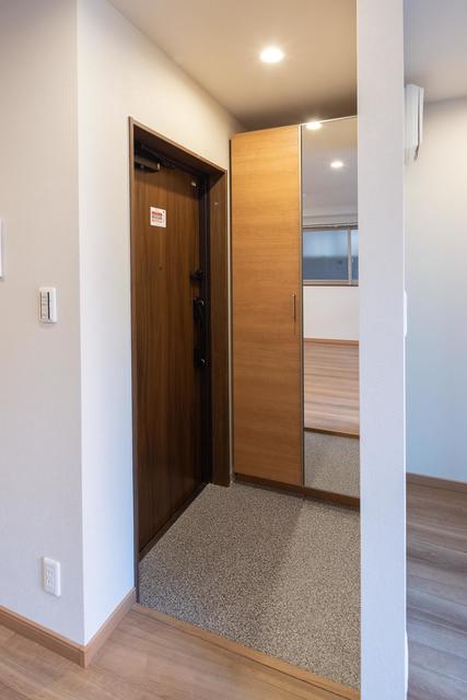 玄関　※写真は同タイプ住戸です。