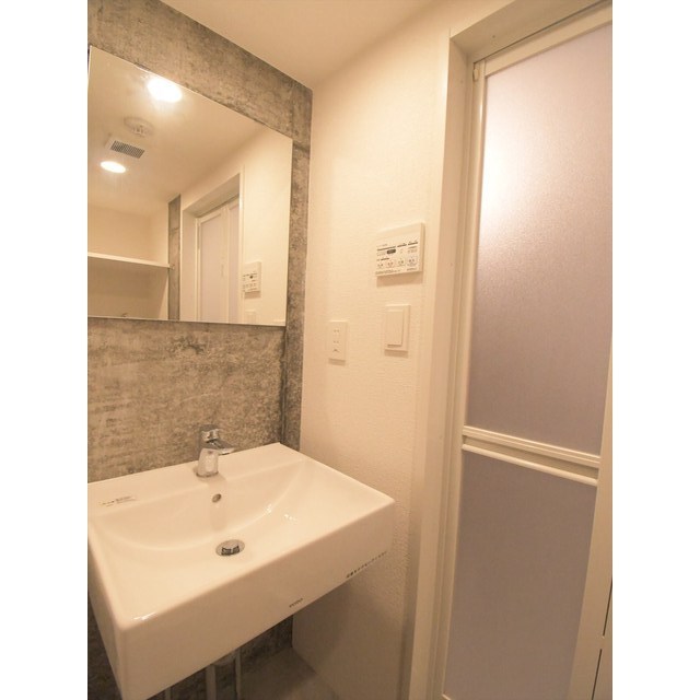 洗面設備　コンパクトで使いやすい洗面所