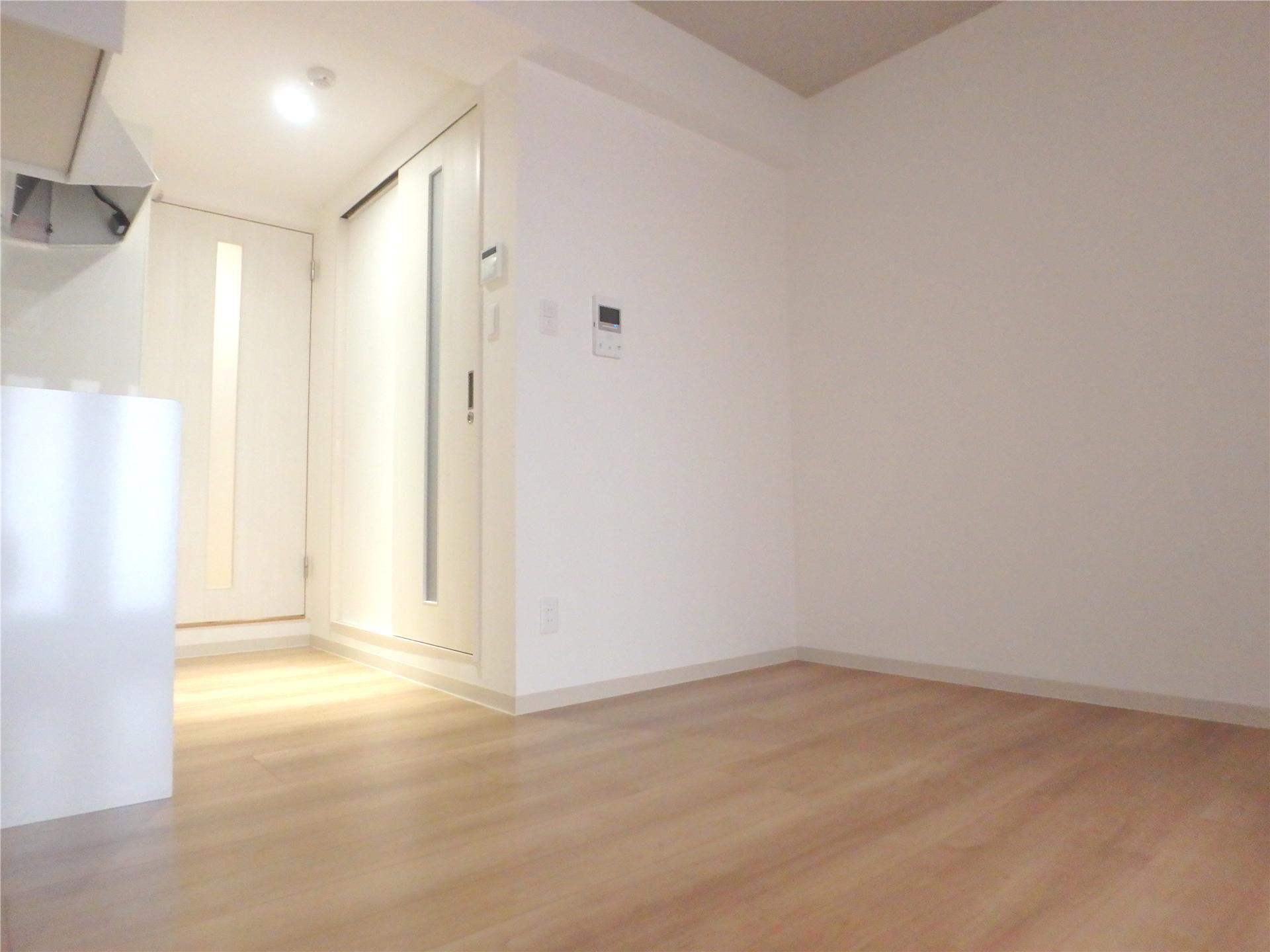 居室・リビング　８帖のLDKと４帖の洋室です