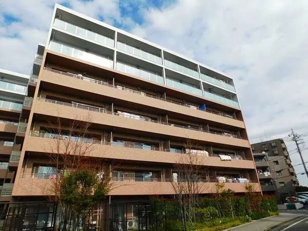 建物外観　オートロック完備