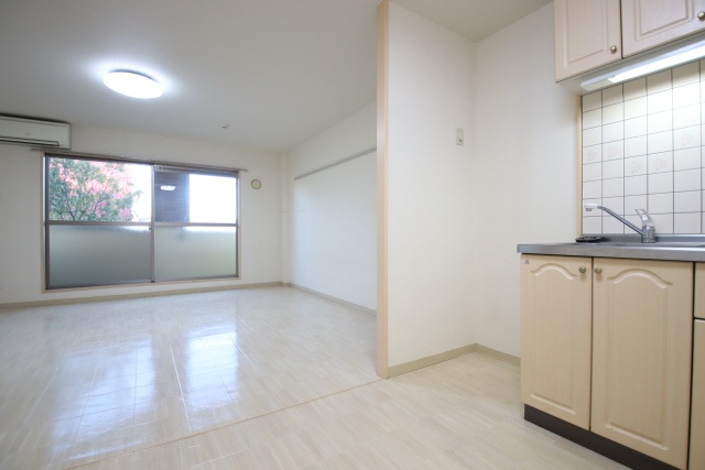 居室・リビング　※別室の参考写真の為、現況優先です。