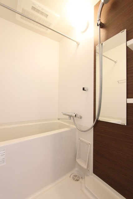 バス・シャワールーム　バスルーム