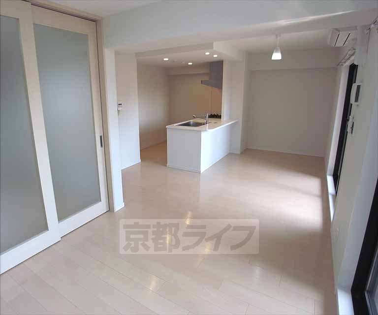 居室・リビング　リビング１６帖