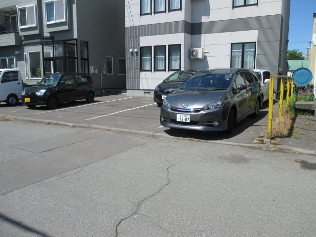 駐車場　駐車場