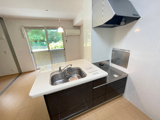 キッチン　※写真は１０３号室です