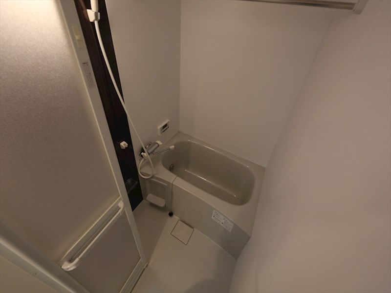バス・シャワールーム　浴室暖房乾燥機付　追い焚き・オートバス機能付お風呂　同型写真