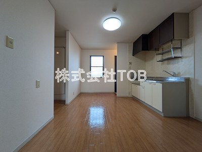 居室・リビング　8帖