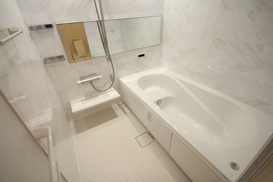 バス・シャワールーム　※別部屋の写真です