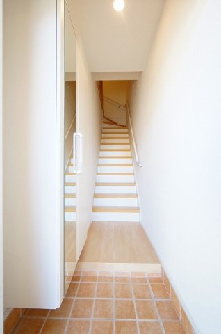 玄関　落ち着いた玄関です