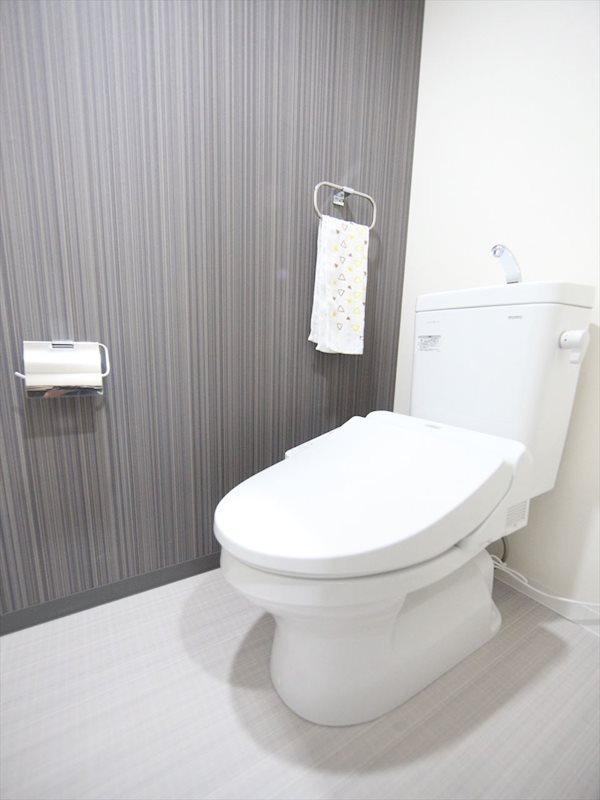 トイレ　温水洗浄暖房便座付トイレ