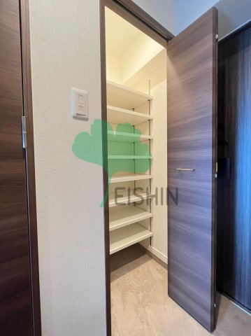 玄関　下駄箱もしっかりついてます！