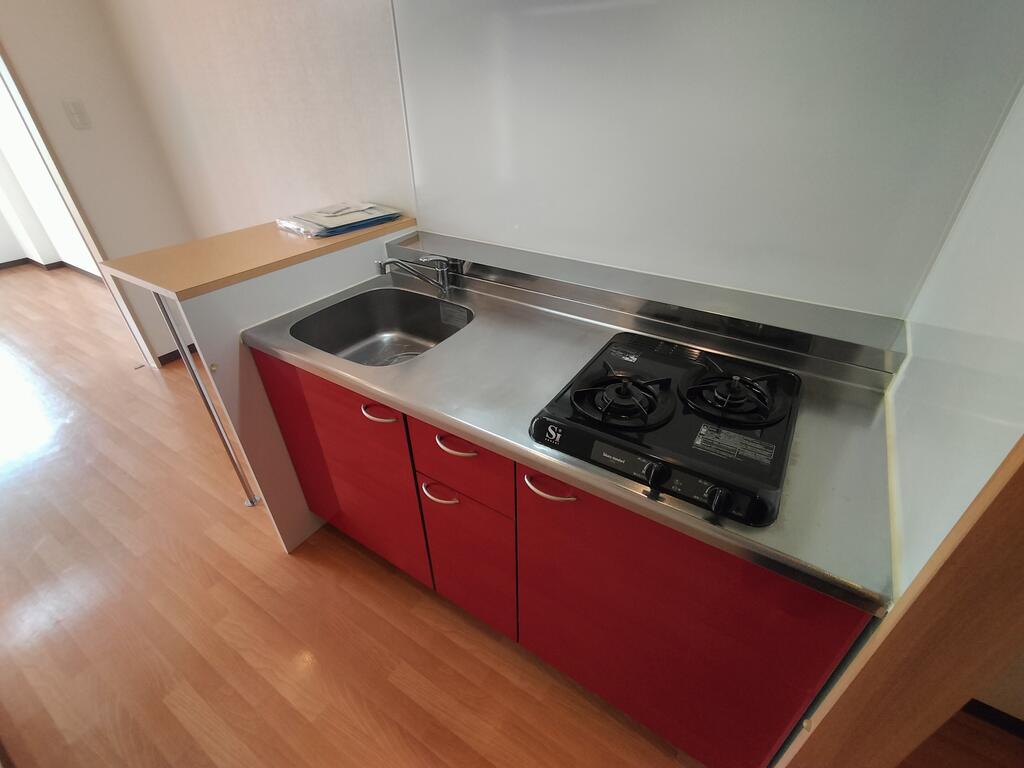 キッチン　※同建物の別のお部屋の写真です。