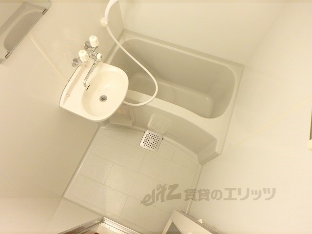 バス・シャワールーム　バス