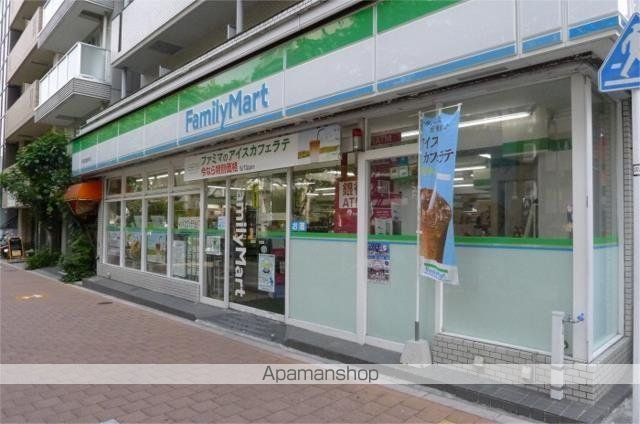 コンビニ　ファミリーマート（コンビニ）まで128m