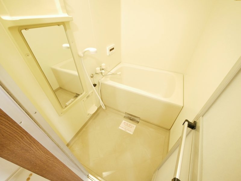 バス・シャワールーム　シャワー・追い焚き給湯