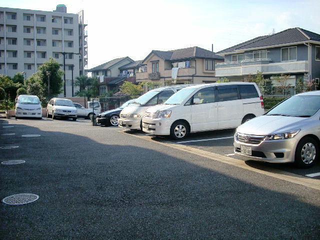 駐車場　駐車場