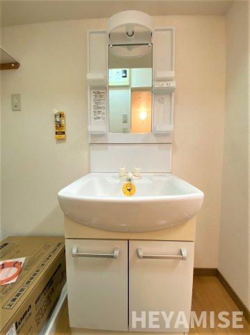 洗面設備　※同間取りの別のお部屋の写真です※