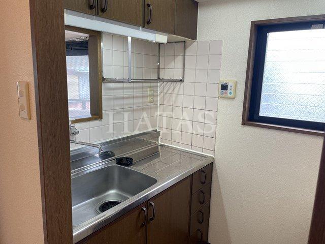 キッチン　同物件別部屋です。