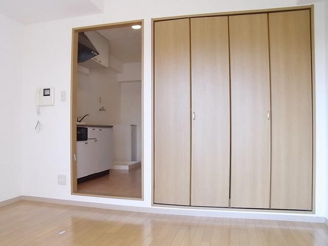 居室・リビング　★洋室６帖（フローリング）★