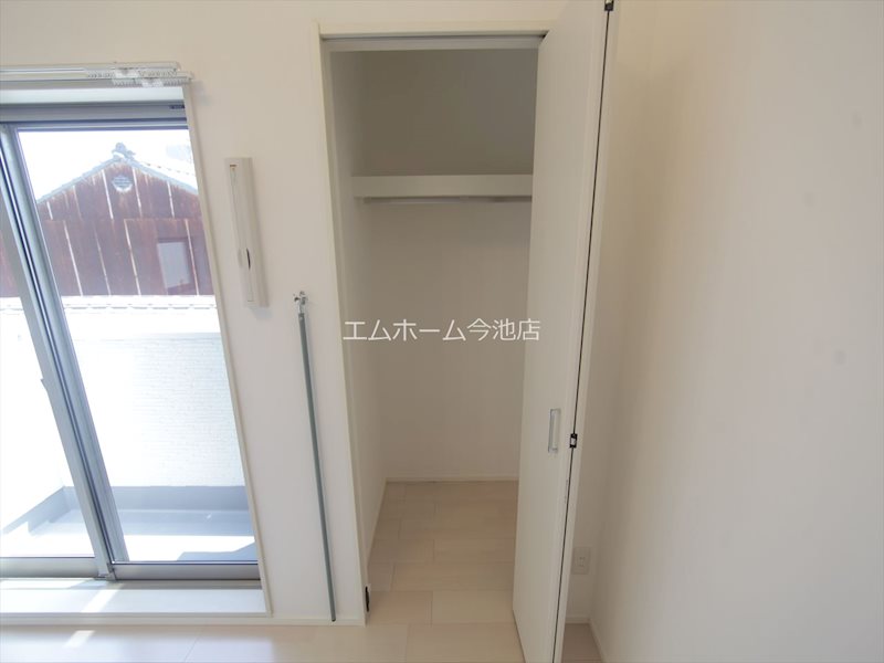 収納　クローゼット（収納スペース充実しています）洋室にもCLあり