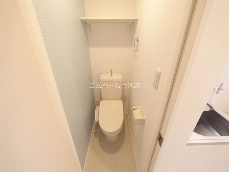 トイレ　温水洗浄便座付トイレ