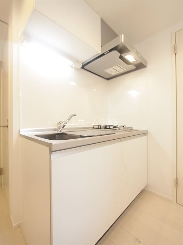 キッチン　システムキッチン（ガス2口コンロ付）