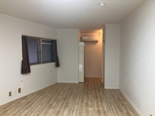 居室・リビング　居間です