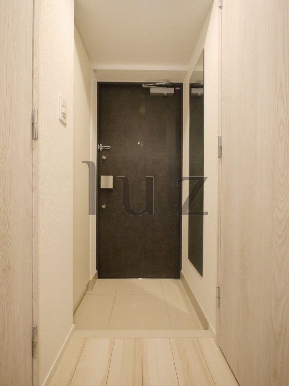 玄関　シューズボックスの玄関スペースです。