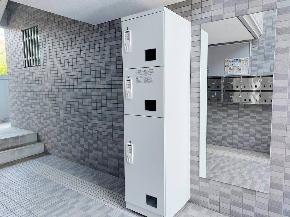 エントランス　宅配ボックス