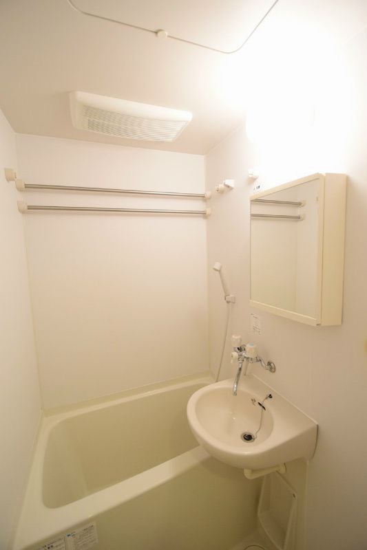 バス・シャワールーム　（別タイプ参考写真）スパシエエルヴィエントアース板橋タワー