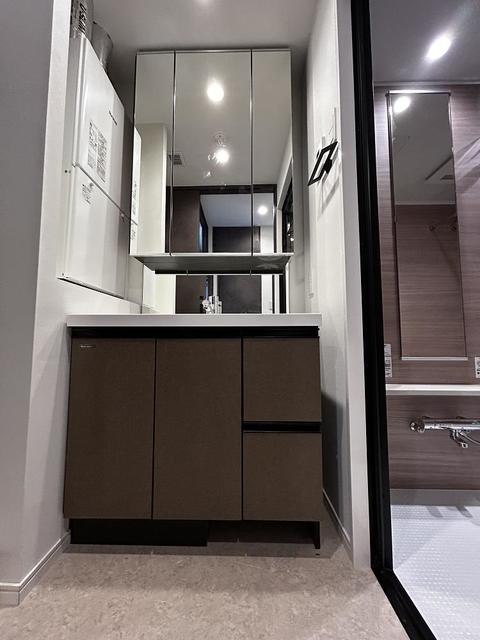 洗面設備　※写真は同タイプ住戸です。