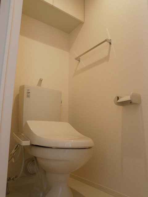 トイレ　Ｂ２０７　温水洗浄暖房便座トイレ