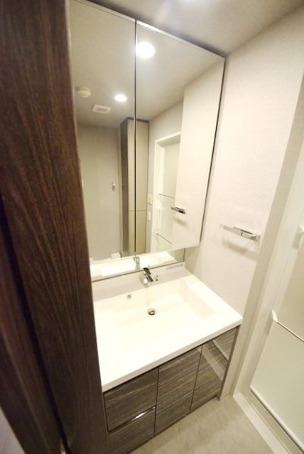 洗面設備　★独立洗面台付きです★