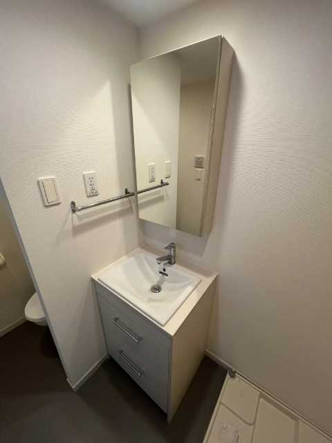 洗面設備　写真は別部屋の参考写真になります。