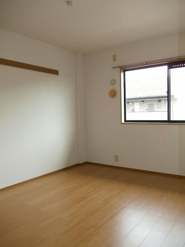 その他部屋・スペース　風通しも良い寝室です☆