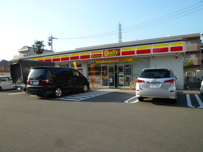 コンビニ　デイリーヤマザキ（コンビニ）まで86m