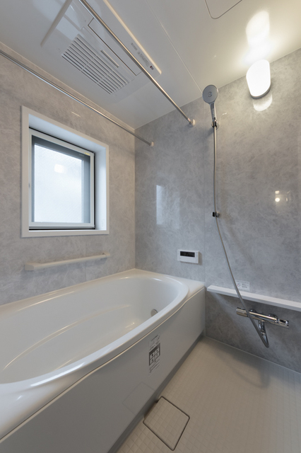 バス・シャワールーム　※写真は同タイプ住戸です。