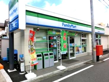 コンビニ　ファミリーマート横浜釜台町店（コンビニ）まで408m