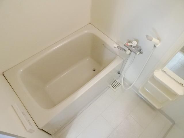 バス・シャワールーム　同物件別部屋写真