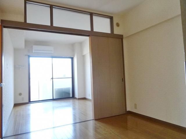 居室・リビング　同物件別部屋写真