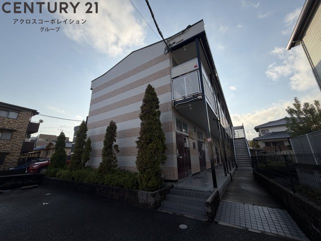 建物外観　防犯カメラ付きで安心です！