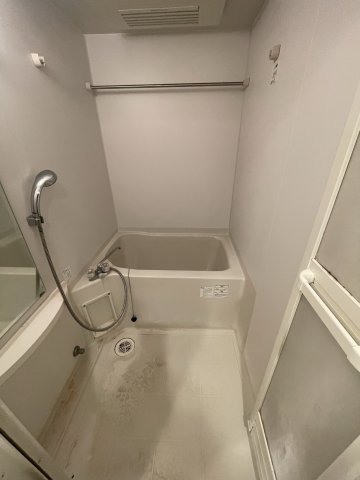バス・シャワールーム　(参考)同マンション同間取り他部屋の写真
