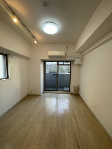 居室・リビング　(参考)同マンション同間取り他部屋の写真