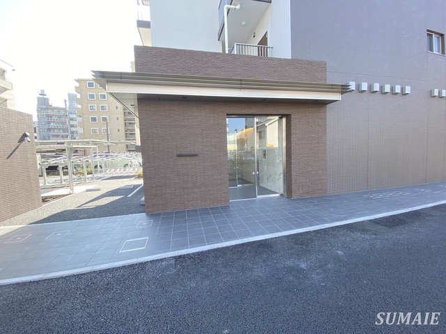 エントランス　建物入口です