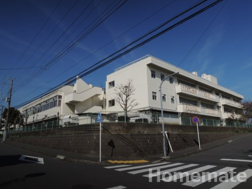 中学校　横浜市立桂台中学校（中学校）まで1005m