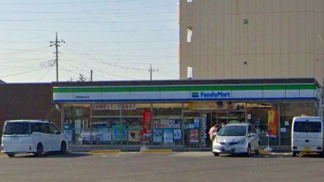 コンビニ　ファミリーマート伊勢崎連取元町（コンビニ）まで700m